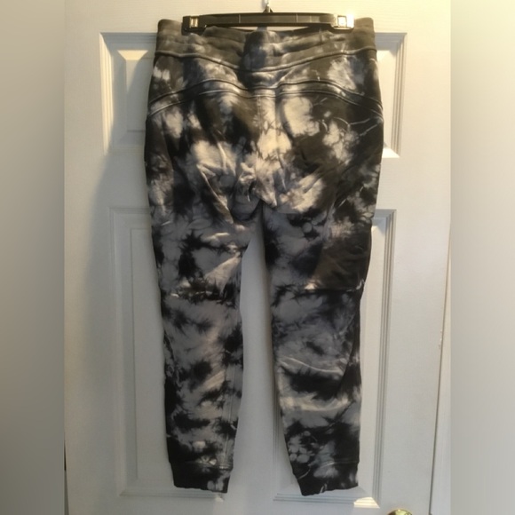 NEW Lululemon warm down jogger size 8 - Christmas Spe Sale - Picture 4 of 5